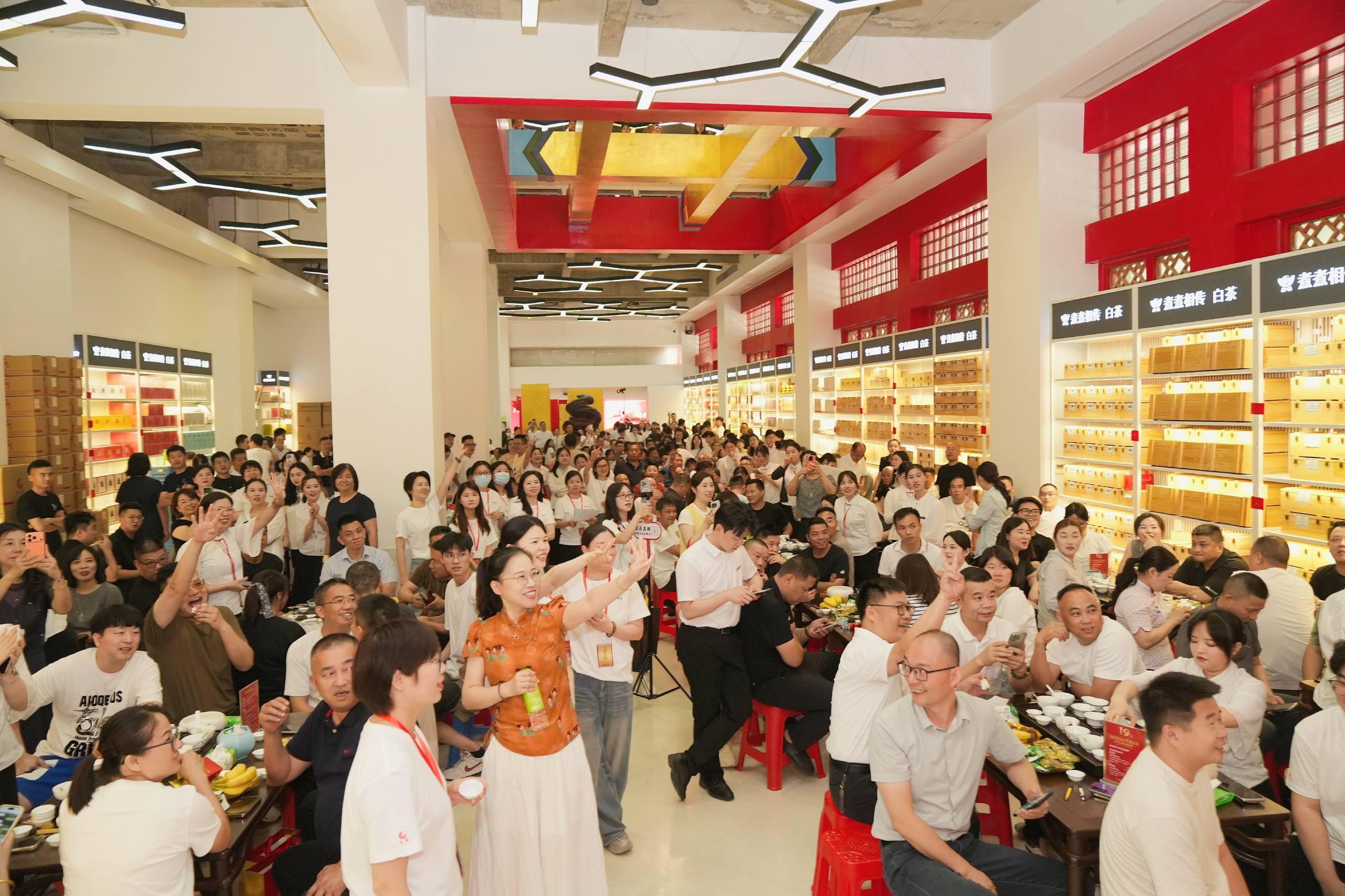 图片4、邀品会现场 一楼会场.jpg